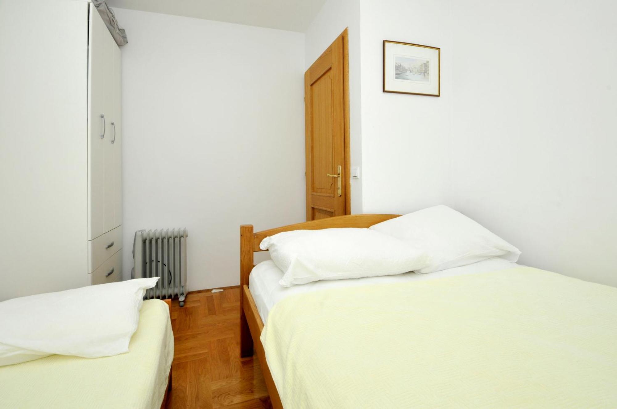 Apartmani Svalina - Seaview And 130M From Beach Trogir Eksteriør bilde