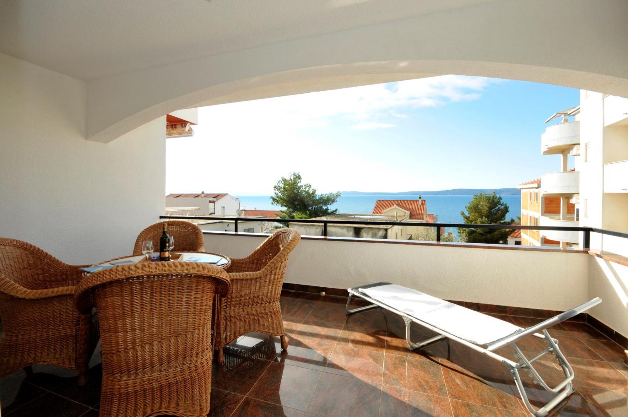 Apartmani Svalina - Seaview And 130M From Beach Trogir Eksteriør bilde