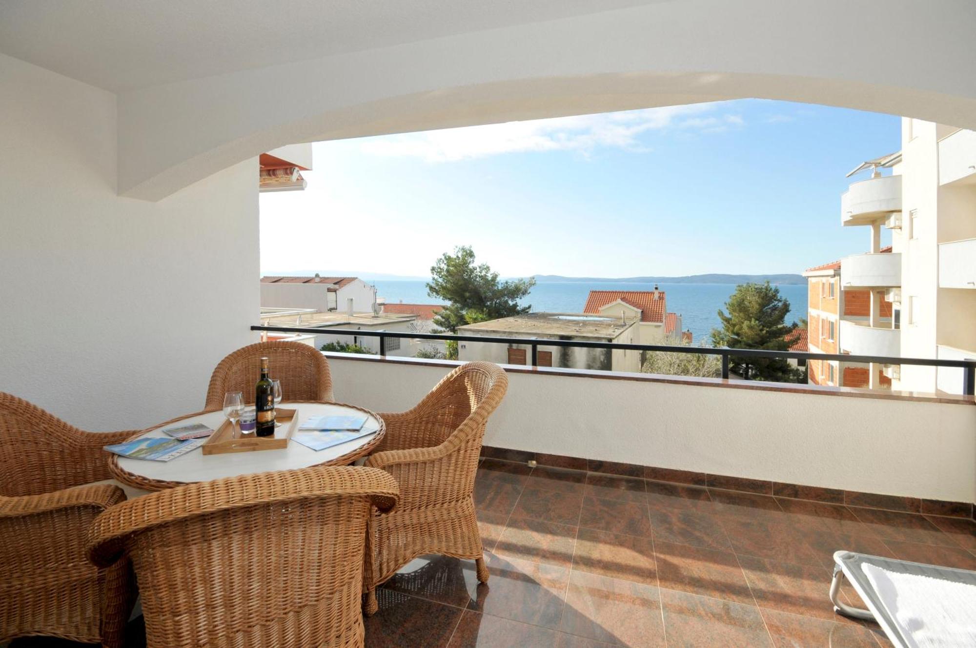 Apartmani Svalina - Seaview And 130M From Beach Trogir Eksteriør bilde