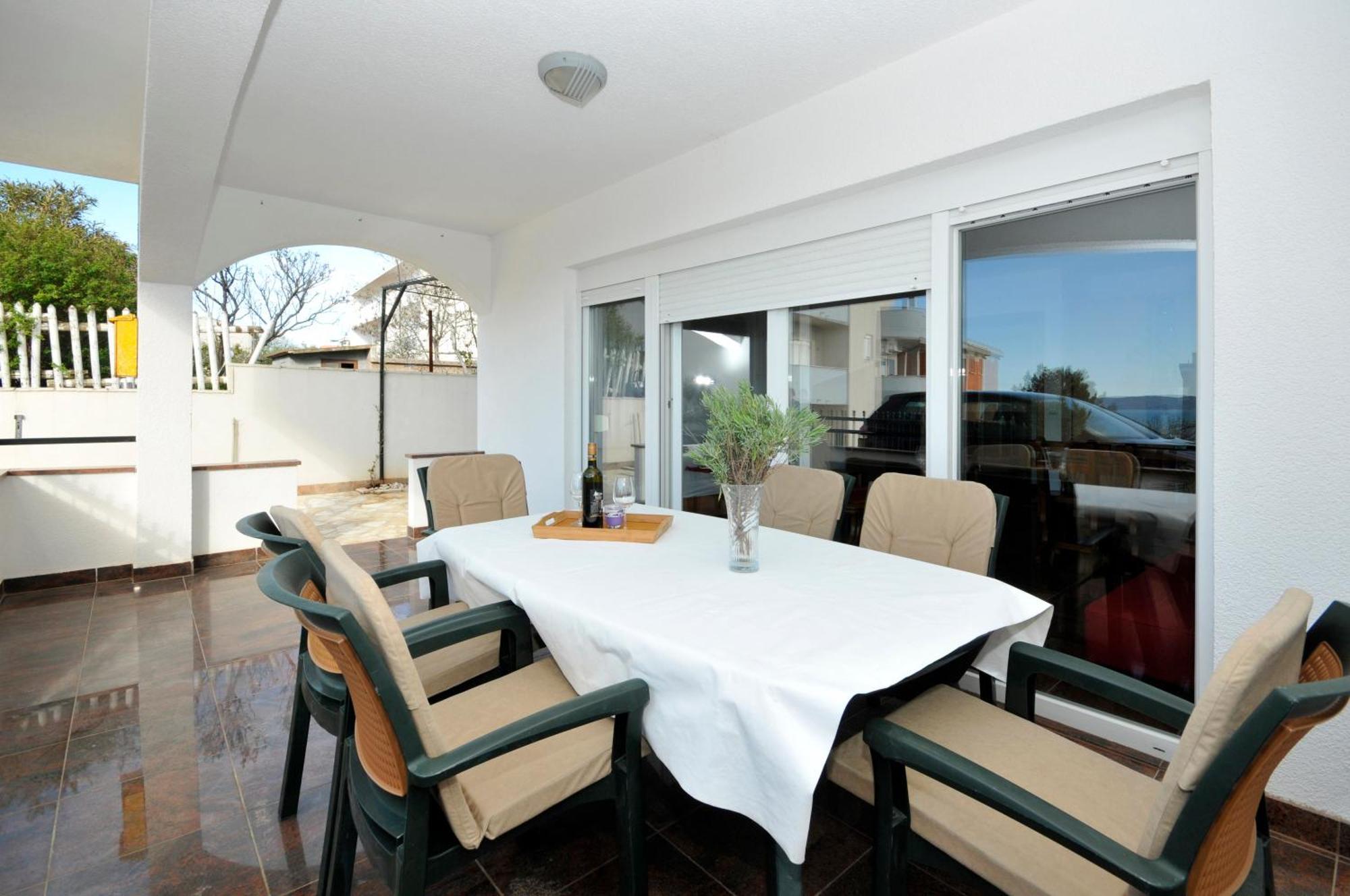 Apartmani Svalina - Seaview And 130M From Beach Trogir Eksteriør bilde