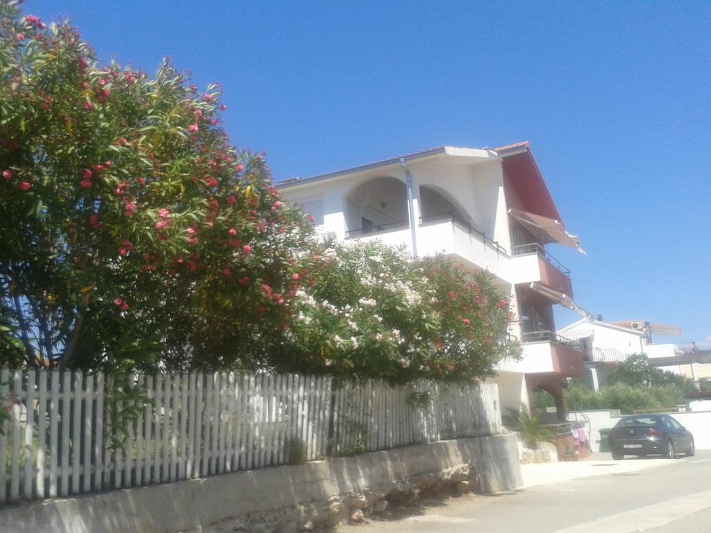 Apartmani Svalina - Seaview And 130M From Beach Trogir Eksteriør bilde