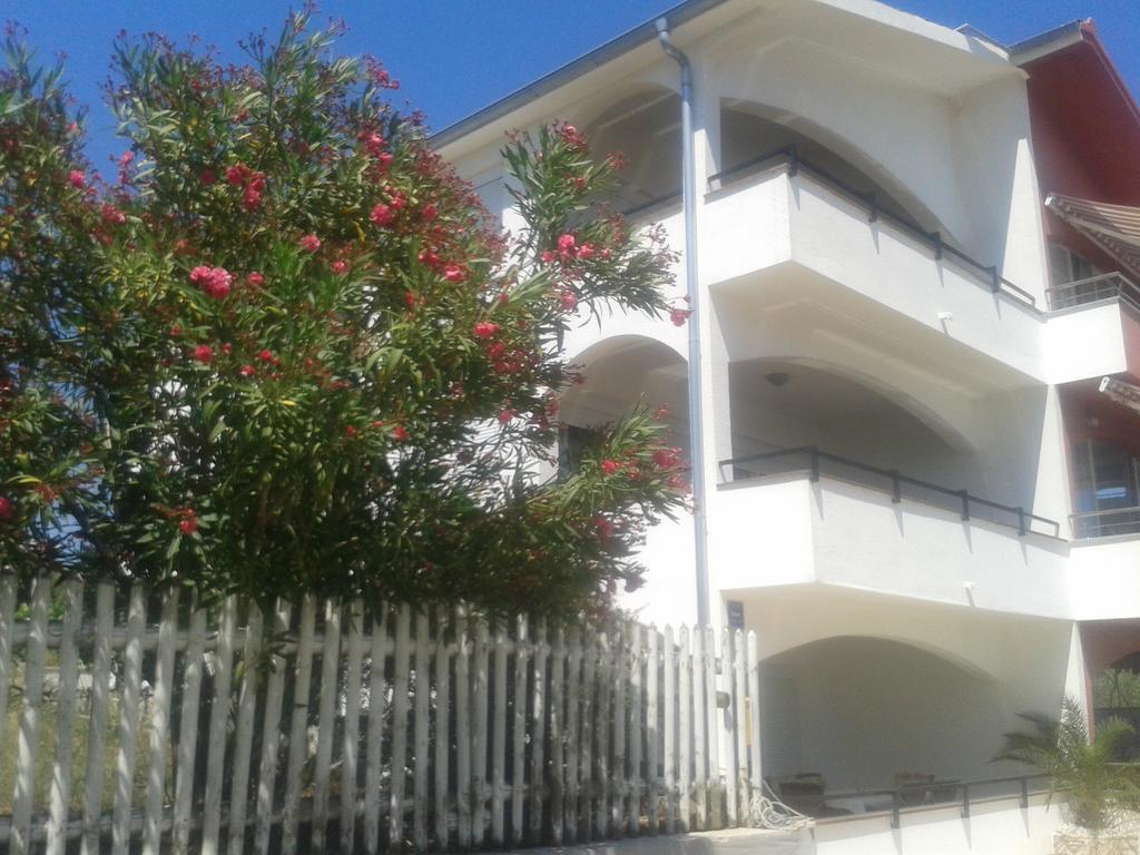 Apartmani Svalina - Seaview And 130M From Beach Trogir Eksteriør bilde