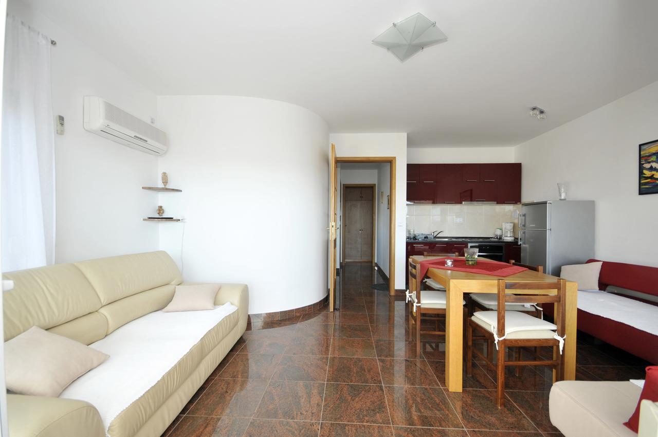 Apartmani Svalina - Seaview And 130M From Beach Trogir Eksteriør bilde