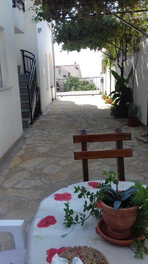 Apartmani Svalina - Seaview And 130M From Beach Trogir Eksteriør bilde