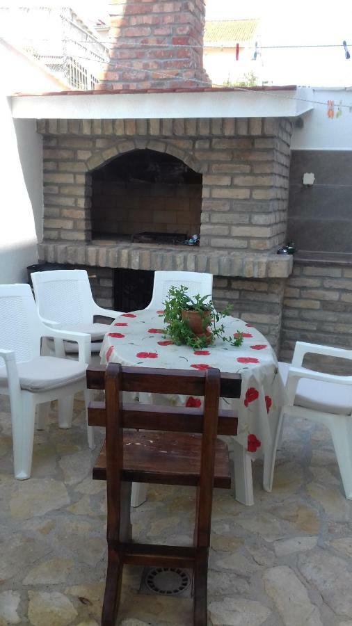 Apartmani Svalina - Seaview And 130M From Beach Trogir Eksteriør bilde
